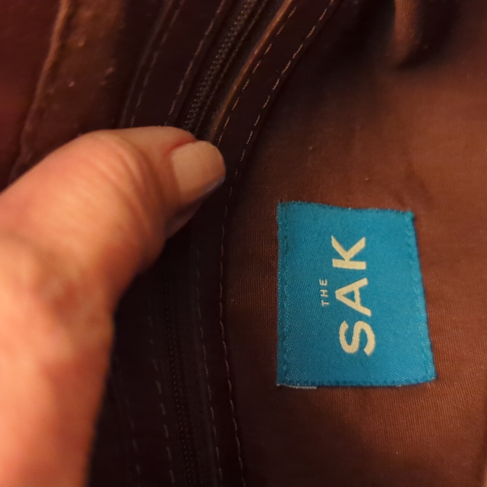 The SAK Leather purse - Picture 2 of 9